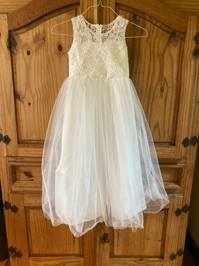 Girls IBTOM CASTLE white lace sleeveless long flower girl dress size 7/8